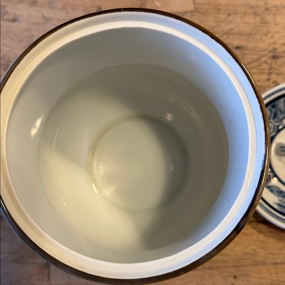 Japanese Blue & White Ceramic Mizusashi (Tea Ceremony Water Jar) - Picture 4 of 11